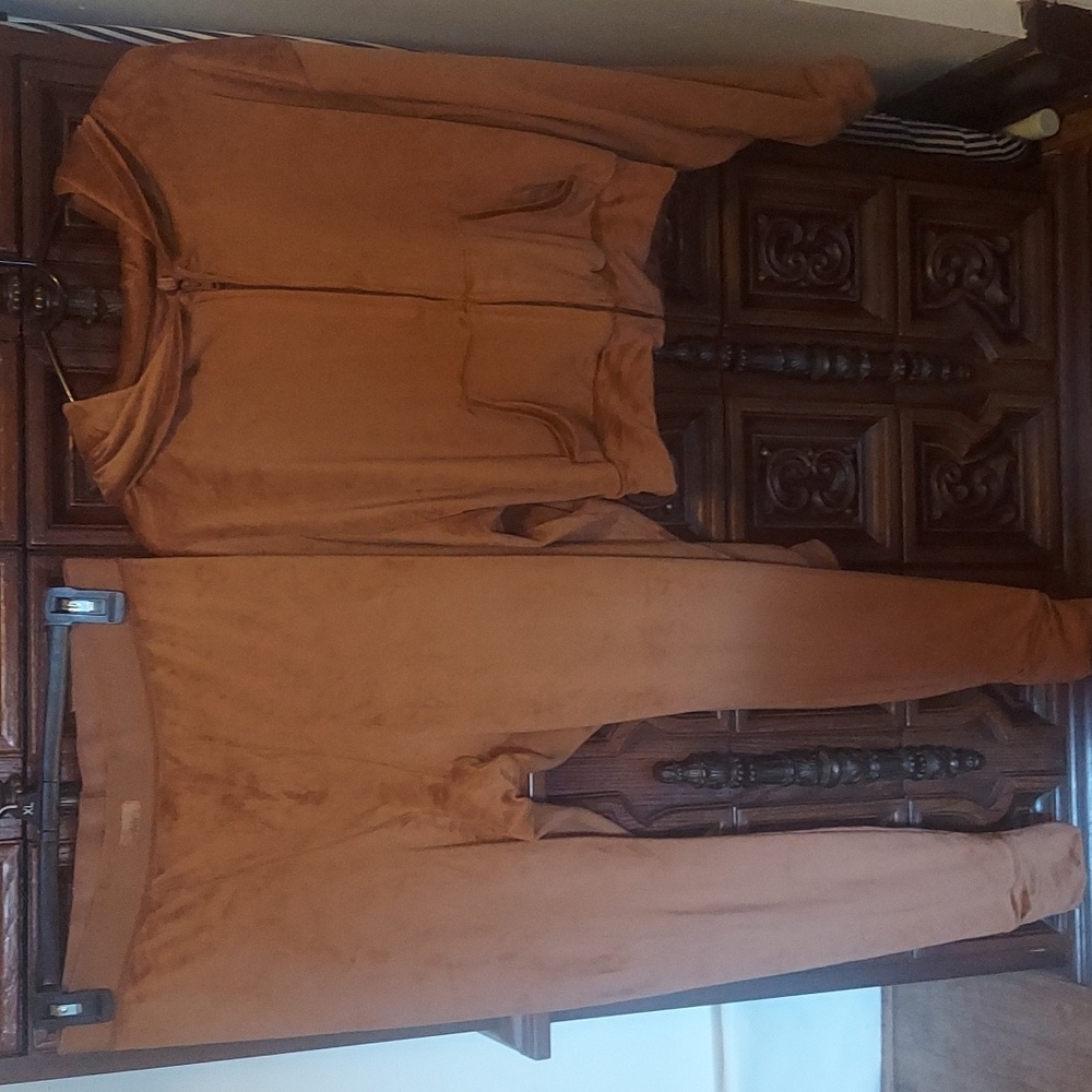 SKIMS velour suite in carmel, size 2X